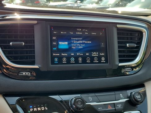 Used 2021 Chrysler Voyager Lxi FWD image 26