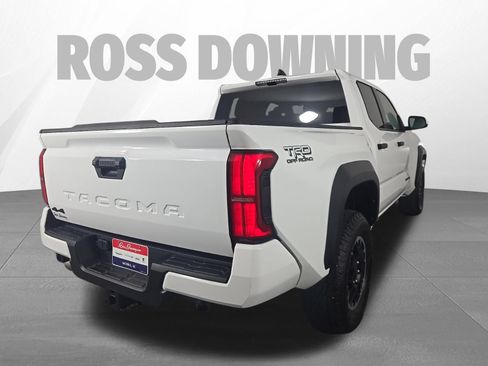 Used 2025 Toyota Tacoma TRD Off-Road AWD/4WD image 4