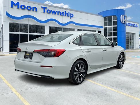 Used 2023 Honda Civic EX image 6