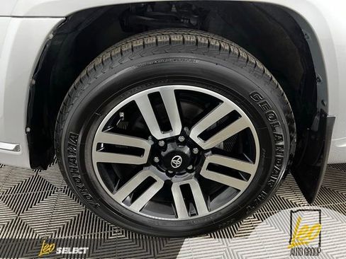 Used 2021 Toyota 4Runner Limited AWD/4WD image 31