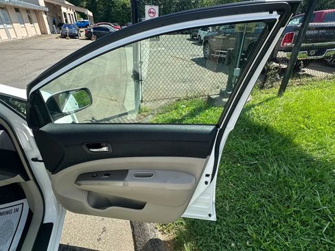 Used 2009 Toyota Prius w/ Pkg 2 FWD image 35