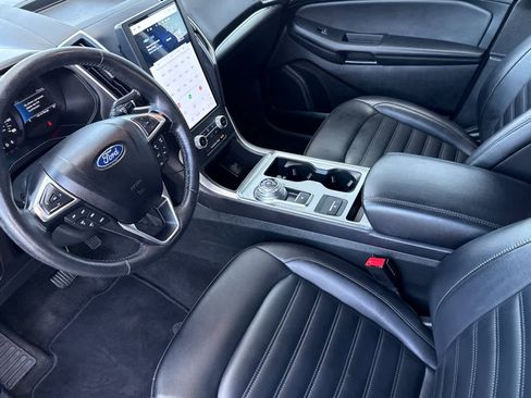 Used 2022 Ford Edge SEL image 11