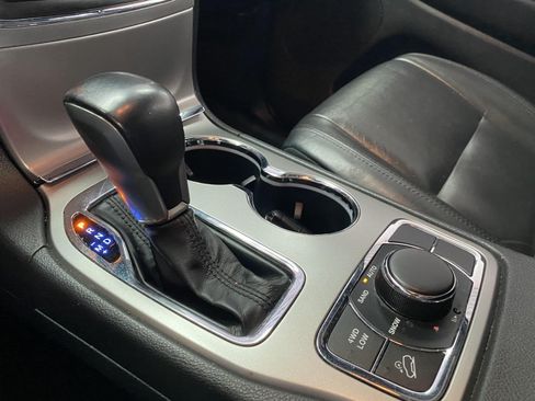 Used 2018 Jeep Grand Cherokee Limited AWD/4WD image 23