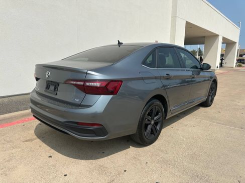 Used 2024 Volkswagen Jetta SE FWD image 7