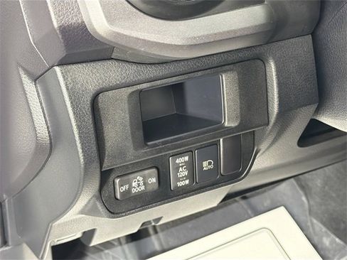 Used 2019 Toyota Tacoma TRD Sport image 10