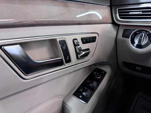 Used 2014 Mercedes-Benz E 350 4MATIC Wagon image 24