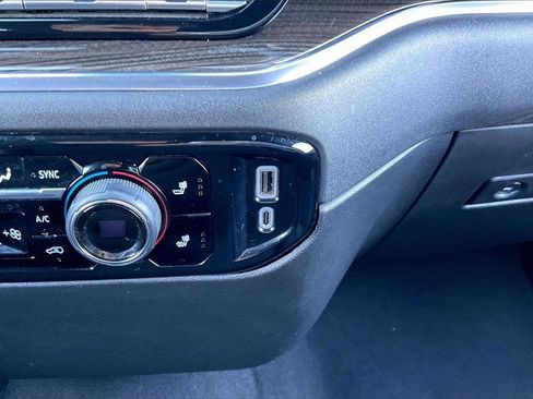 Used 2025 Chevrolet Silverado 1500 LT image 31