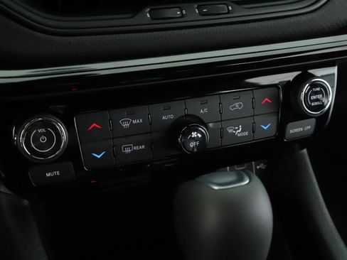 New 2026 Jeep Compass Limited image 15