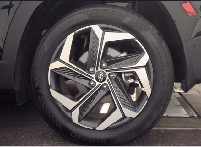Certified 2024 Hyundai Tucson Limited FWD image 12