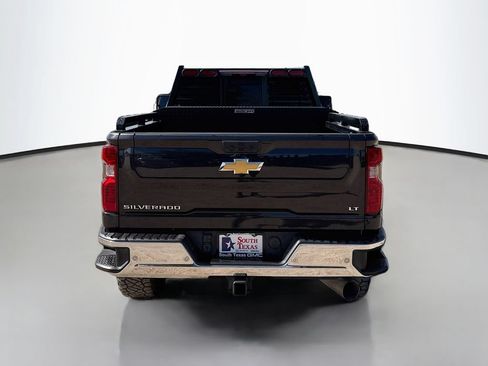 Used 2024 Chevrolet Silverado 2500 LT AWD/4WD image 6