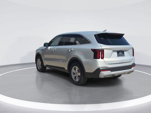 New 2026 Kia Sorento LX FWD image 6