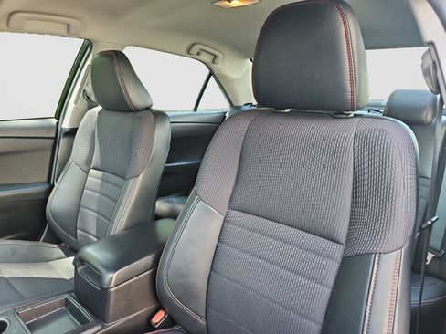 Used 2017 Toyota Camry SE FWD image 21