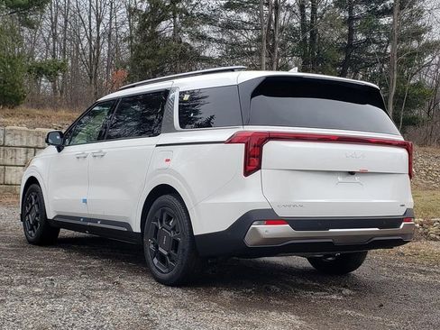 New 2026 Kia Carnival SX FWD image 4