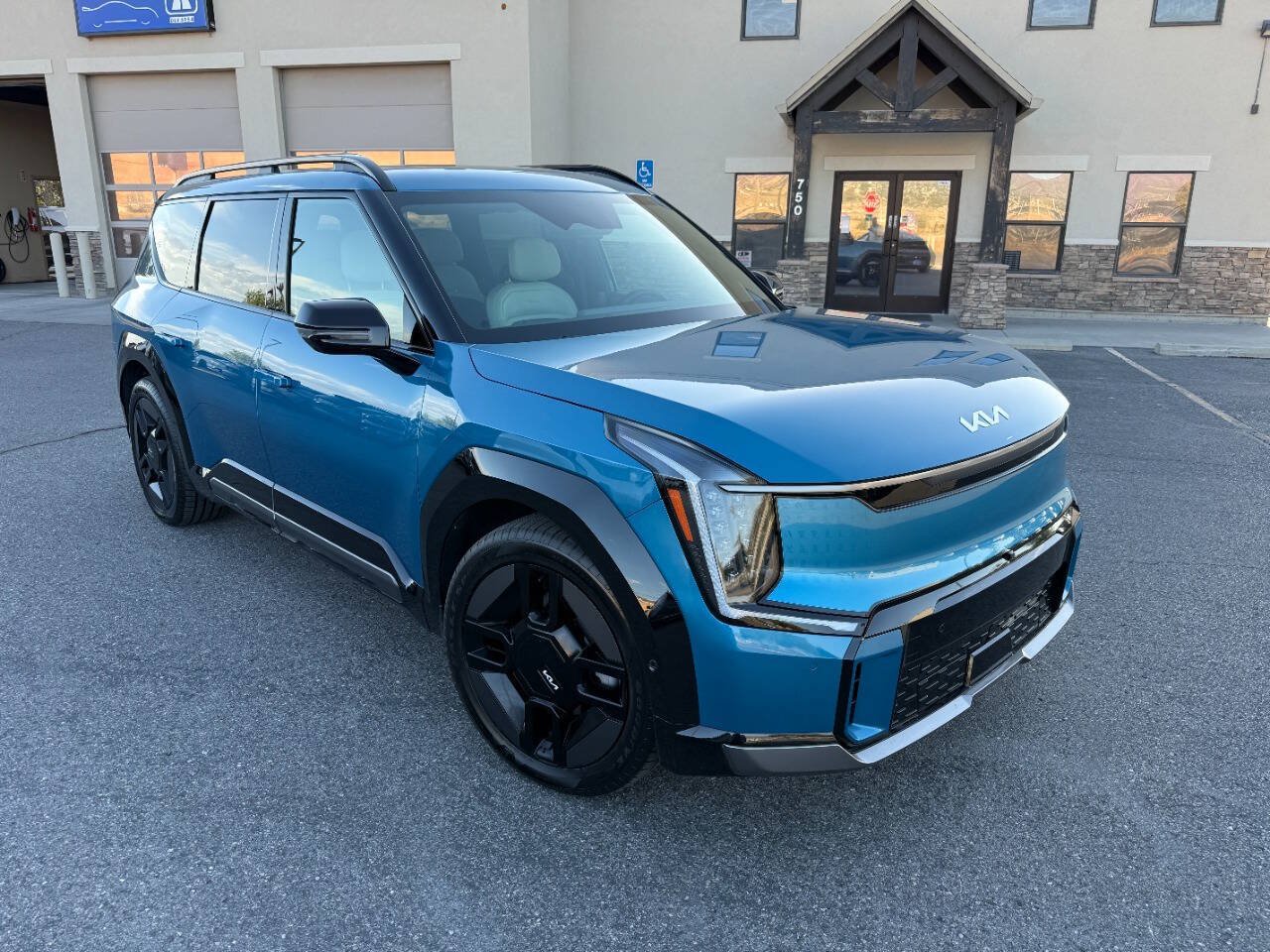 Used 2024 Kia EV9 GT-Line AWD/4WD image 1