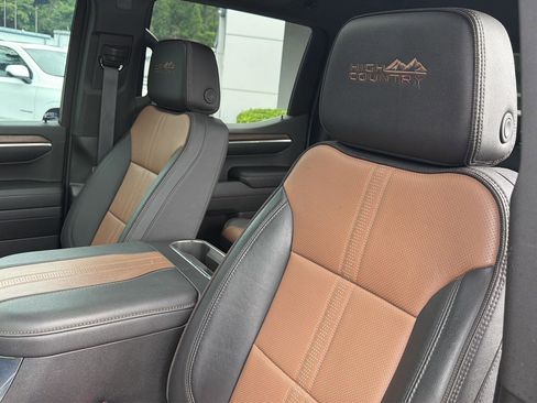 Used 2024 Chevrolet Silverado 1500 High Country AWD/4WD image 32