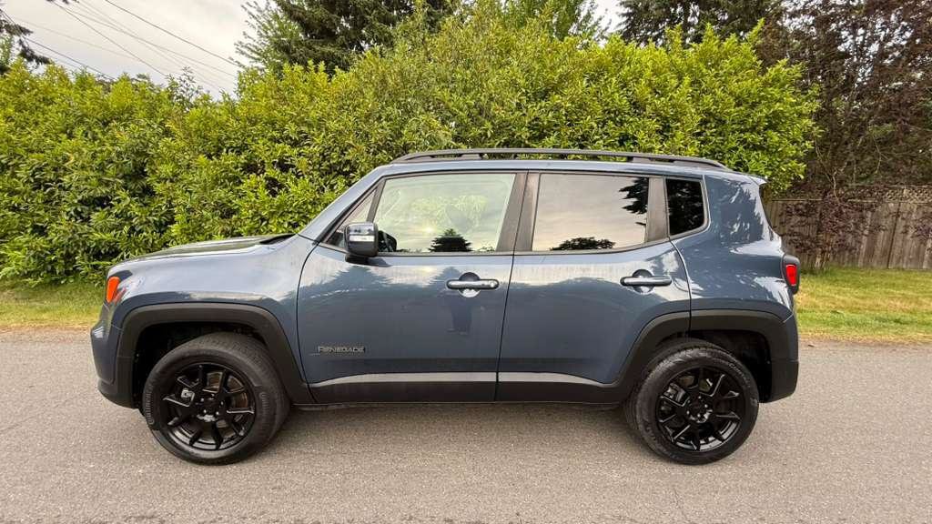 Used 2020 Jeep Renegade Altitude AWD/4WD image 11