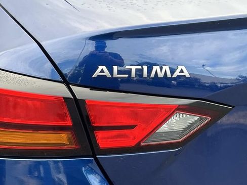 Used 2024 Nissan Altima 2.5 SR FWD image 10