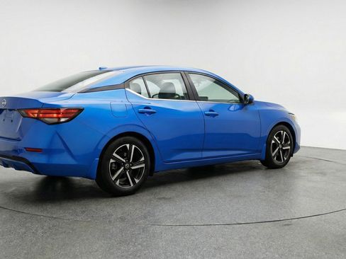 Used 2025 Nissan Sentra SV FWD image 9