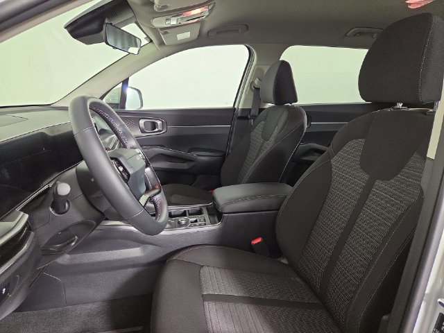 Used 2026 Kia Sorento LX FWD image 13