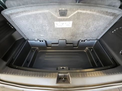 Used 2026 Chevrolet Traverse LT AWD/4WD image 9
