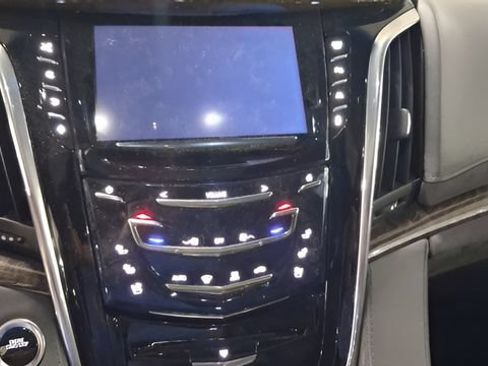 Used 2016 Cadillac Escalade Platinum AWD/4WD image 10
