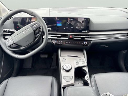 New 2026 Kia Sportage EX AWD/4WD image 13