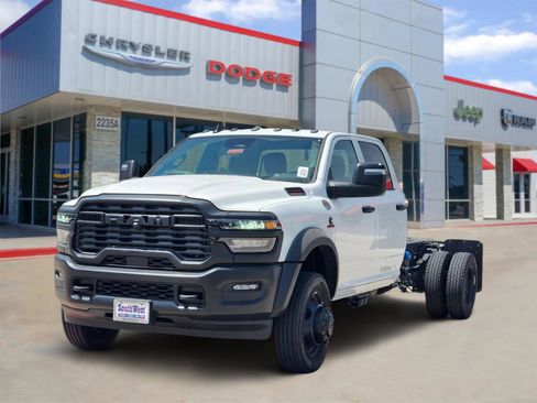 New 2026 RAM 5500 Tradesman AWD/4WD image 2