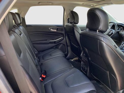 Used 2018 Ford Edge Titanium w/ Equipment Group 301A AWD/4WD image 38