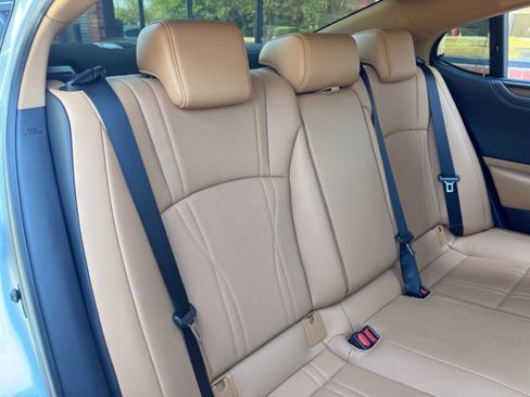 Used 2022 Lexus ES 350 Ultra Luxury w/ Accessory Package 2 image 45