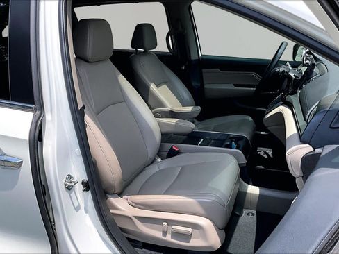 Used 2018 Honda Odyssey Touring image 9