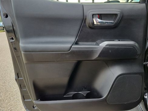 Used 2021 Toyota Tacoma 4x4 Double Cab image 11