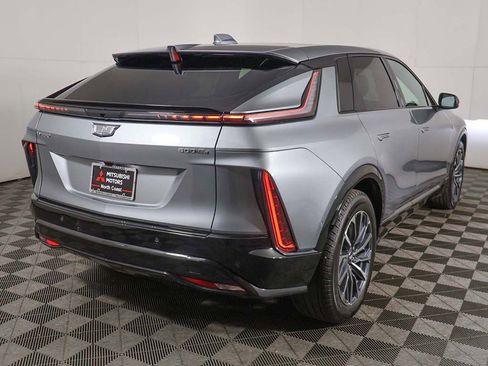 Used 2025 Cadillac Lyriq Sport AWD/4WD image 15
