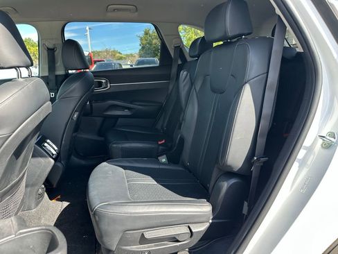 Used 2022 Kia Sorento S image 8