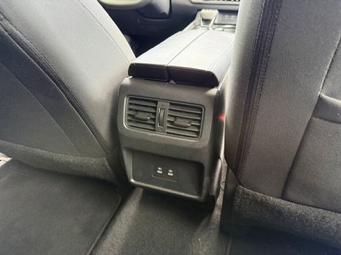 Used 2025 Nissan Rogue SV FWD image 24