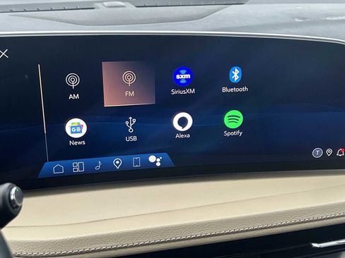 Certified 2024 Cadillac XT4 Luxury w/ Cold Weather Package image 12