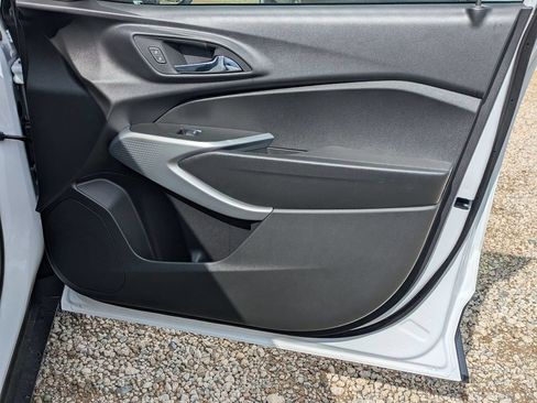 New 2026 Chevrolet Trax RS w/ Sunroof Package FWD image 31