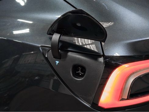 Used 2025 Tesla Model 3 Long Range RWD image 5