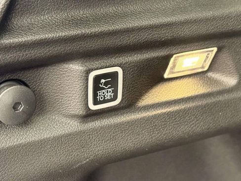 New 2025 Jeep Grand Cherokee L Limited w/ Black Appearance Package AWD/4WD image 18