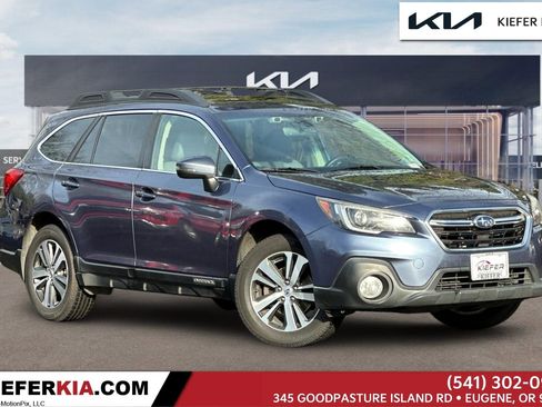 Used 2018 Subaru Outback 2.5i Limited image 1