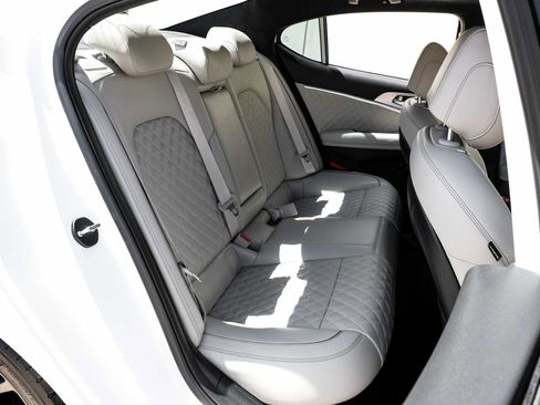 Used 2023 Genesis G70 3.3T w/ Sport Prestige Package image 36