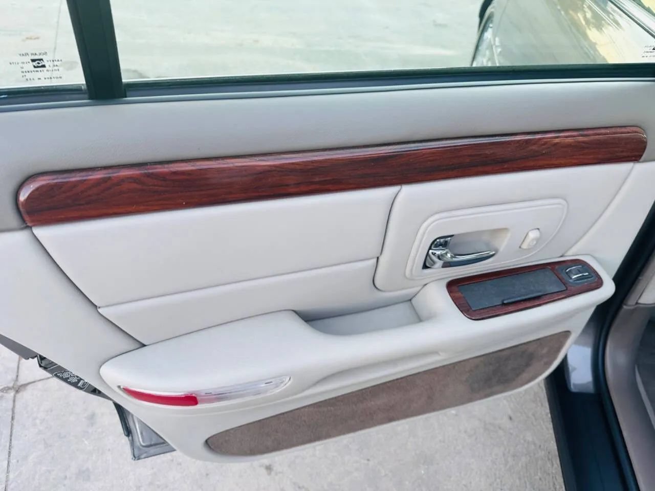 Used 1998 Cadillac De Ville FWD image 43