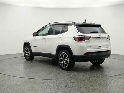Used 2025 Jeep Compass Limited AWD/4WD image 5