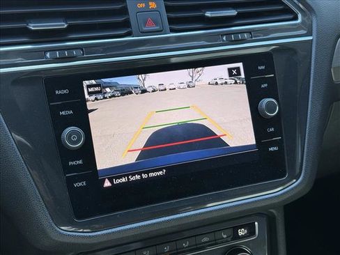 Used 2019 Volkswagen Tiguan SEL FWD image 12