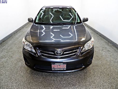 Used 2013 Toyota Corolla LE FWD image 2