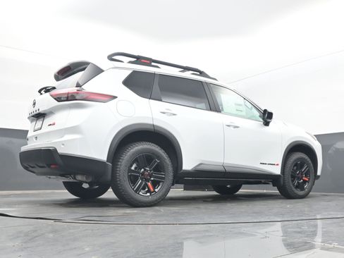New 2026 Nissan Rogue SV image 28