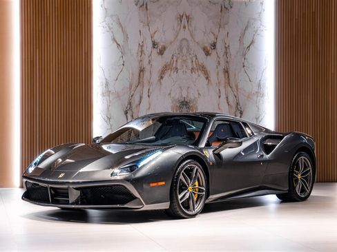 Used 2018 Ferrari 488 Spider RWD image 2