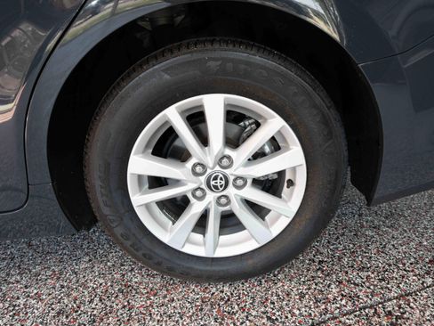 Used 2025 Toyota Camry LE image 28