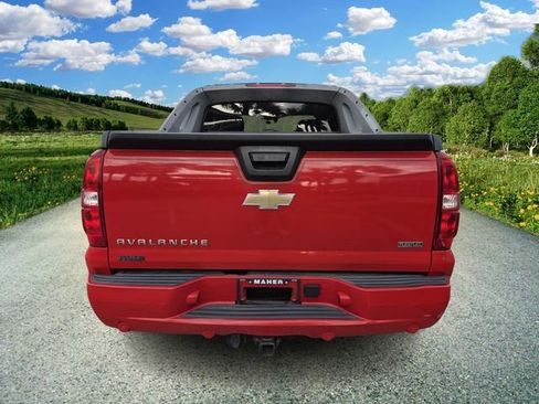 Used 2011 Chevrolet Avalanche LT w/ Luxury Package image 3