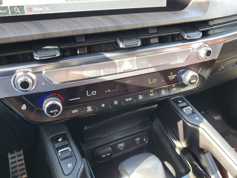 Used 2024 Kia Telluride SX Prestige image 30