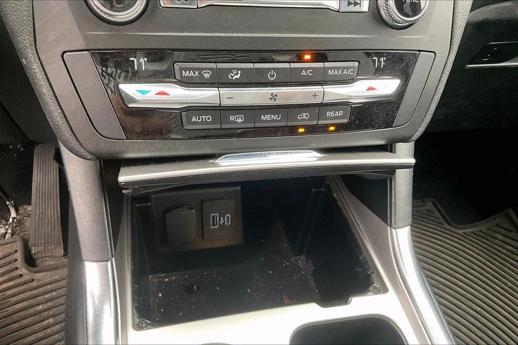 Used 2020 Ford Explorer XLT w/ Equipment Group 202A AWD/4WD image 36